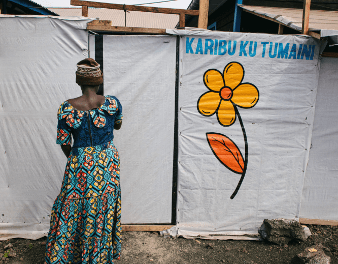 At the MSF Tumaini clinic in the camps of Bulengo and Lushagala, the treatment of sexually transmitted diseases represent 60% of the consultations, 14% for family planning and 4,4% are related to the termination of pregnancy.