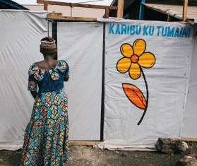 At the MSF Tumaini clinic in the camps of Bulengo and Lushagala, the treatment of sexually transmitted diseases represent 60% of the consultations, 14% for family planning and 4,4% are related to the termination of pregnancy.